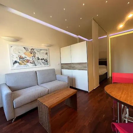 Adelaide Apartment *