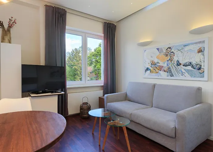 Apartament Adelaide *